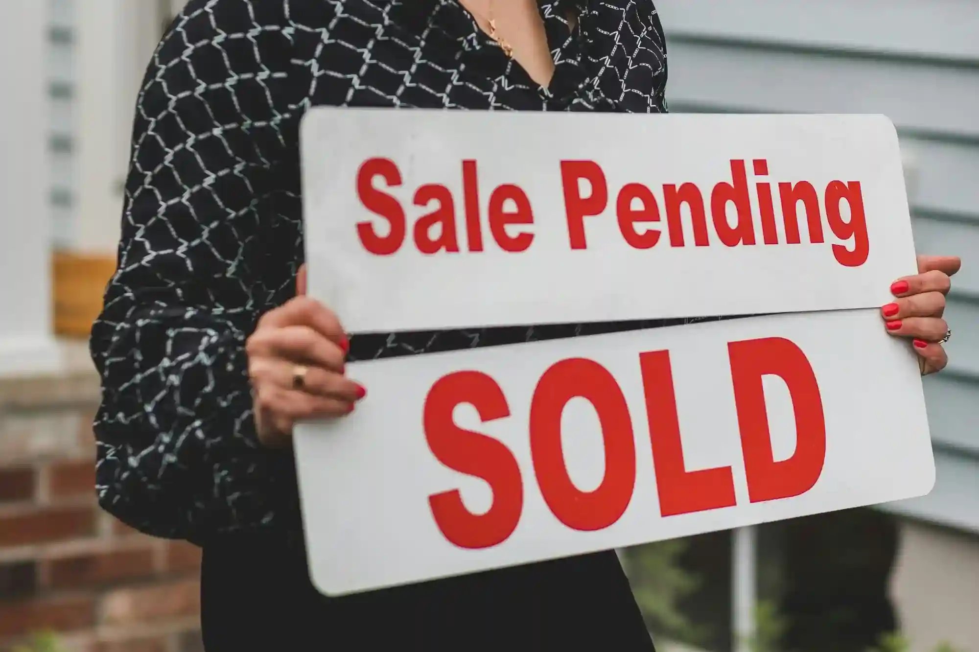CM-Lawyers-Conveyancing-Selling-Properties-in-Sydney-scaled (1)_compressed
